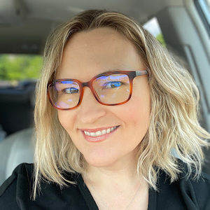 Meet your Posher, Emma